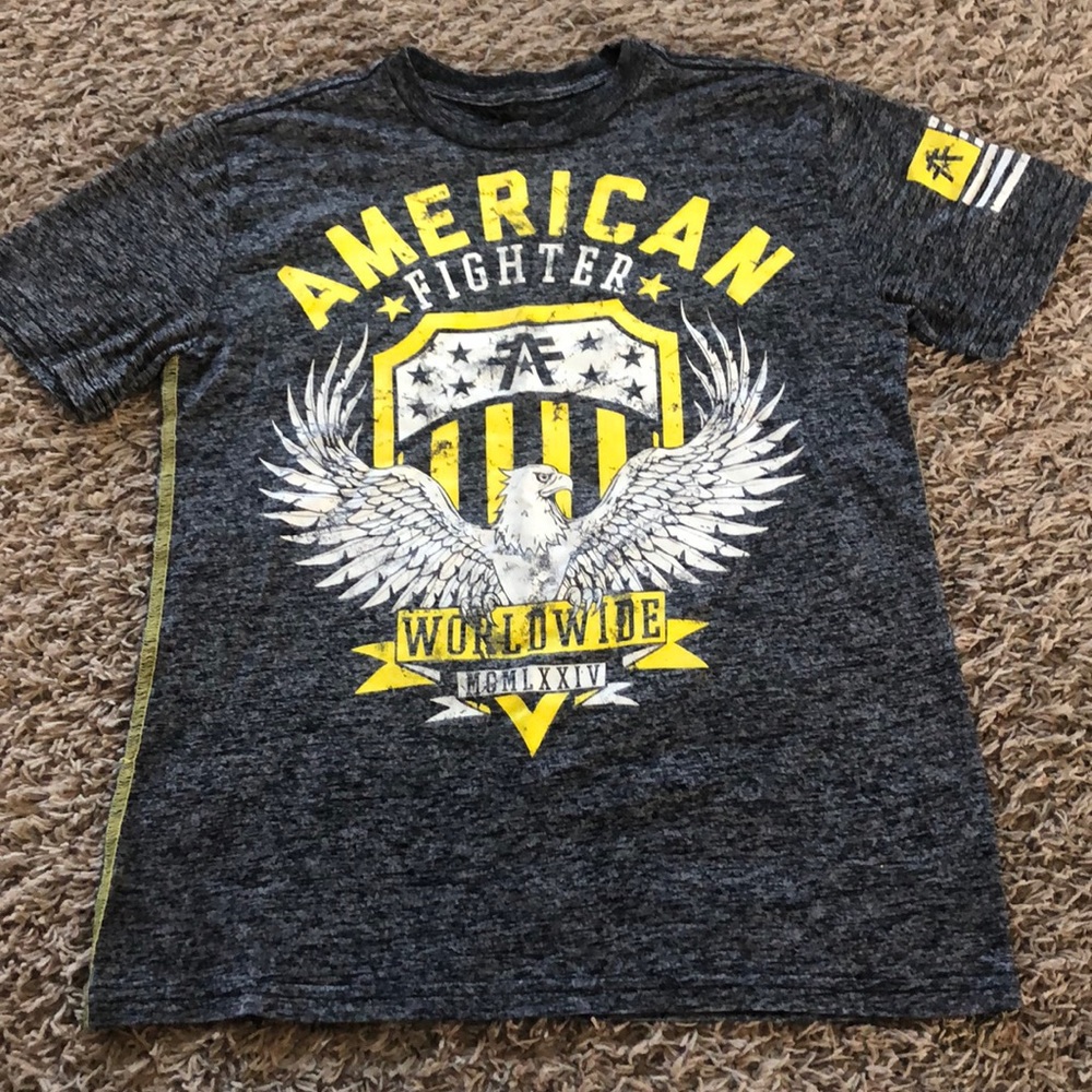 Youth boys American fighter shirt size medium